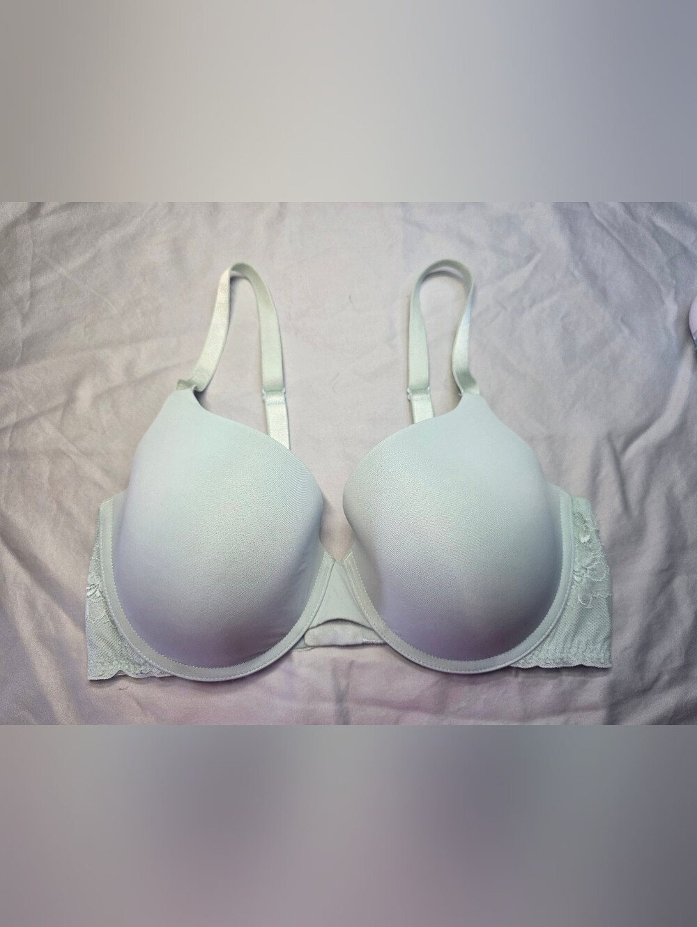 Victoria's Decret Everyday T-Shirt Bra in Light Green Size 38D